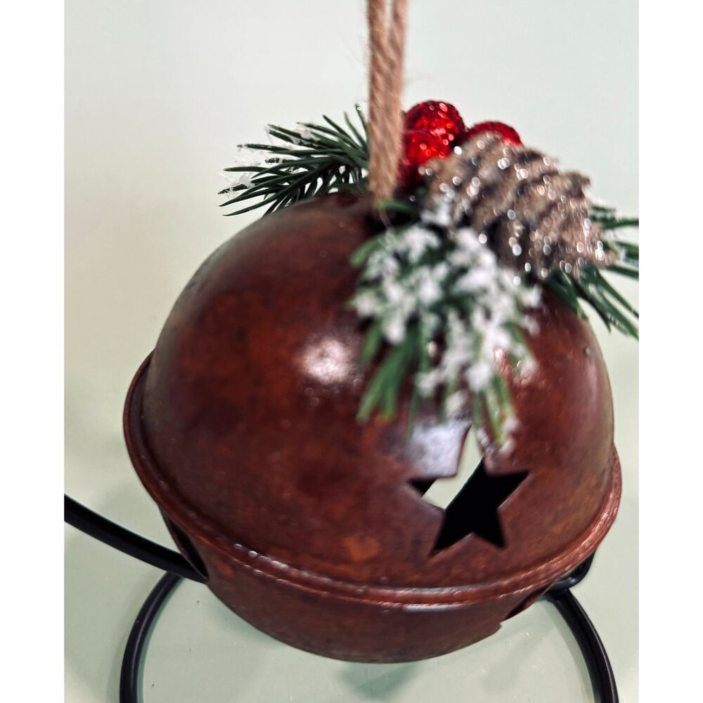 Price Reduced Rustic Rusty Bell Christmas with Greenery and Berries CP20 - Picture 4 of 4